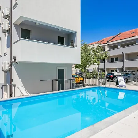 With A Swimming Pool Podstrana, Split - 22897 Apartmán
