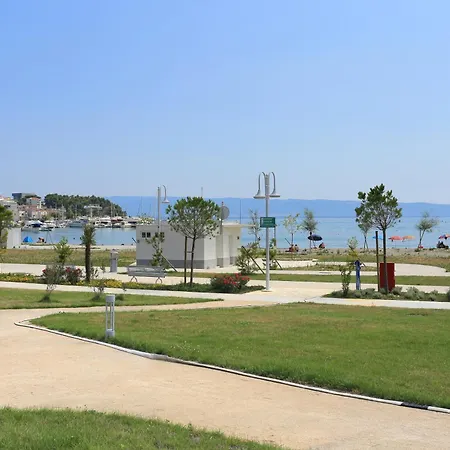 With A Swimming Pool Podstrana, Split - 22897 Apartmán