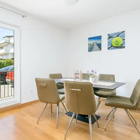 With A Swimming Pool Podstrana, Split - 22897 شقة بودْسْتغانا