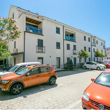 Appartement With A Swimming Pool Podstrana, Split - 22897 *