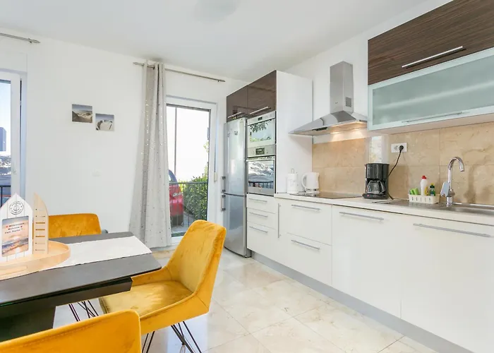 Apartment With A Swimming Pool Podstrana, Split - 22897 *